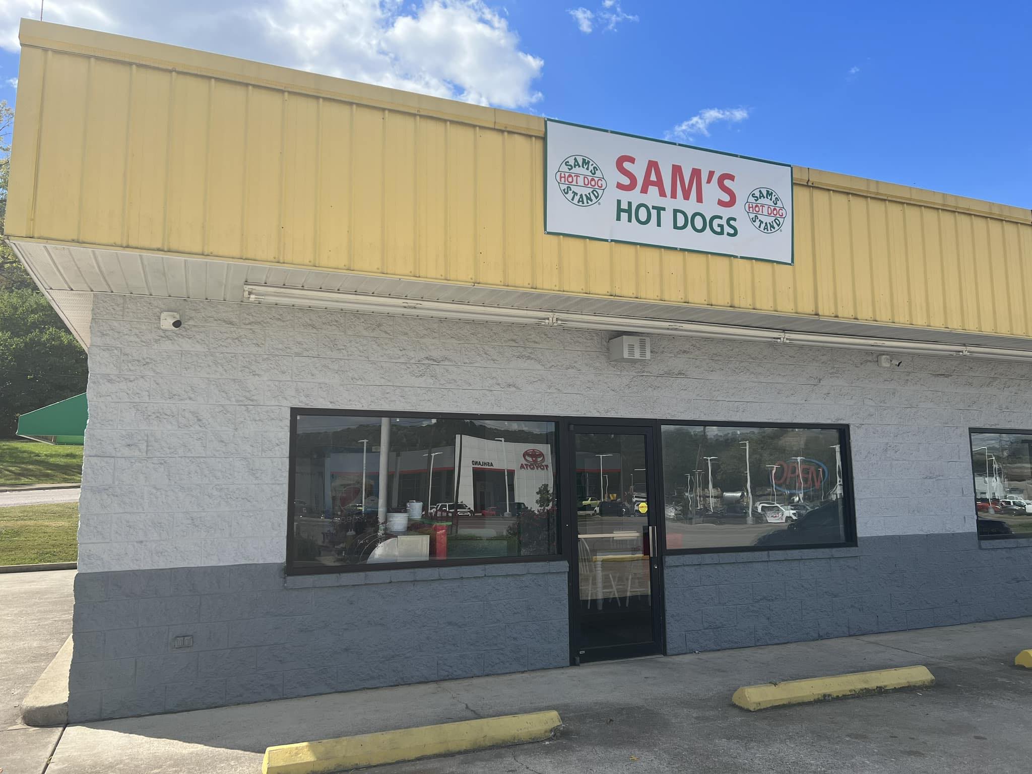 Sam's Hot Dogs Opens Ashland Location